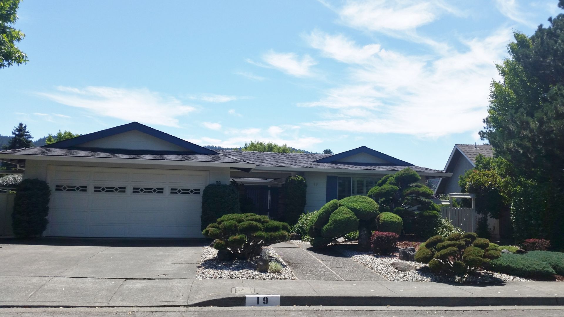 Santa Rosa House: 19 Autumn Leaf Dr.