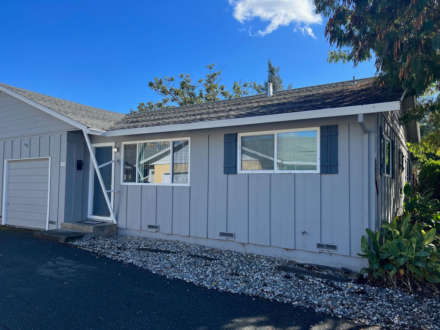 Santa Rosa Apartment: 1244 Martha Way