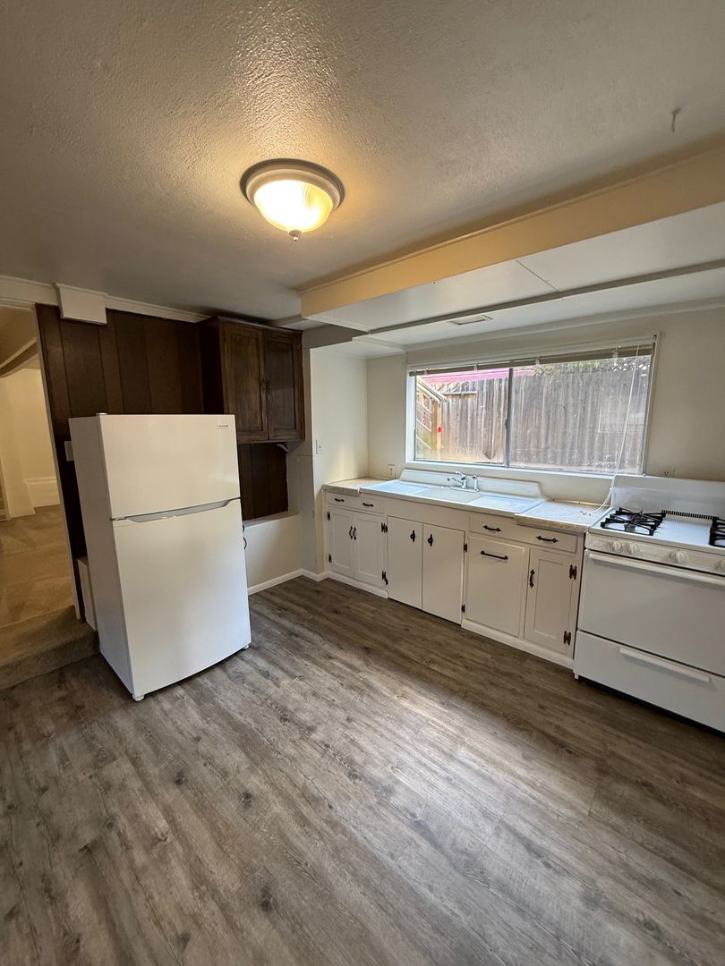 Santa Rosa Apartment: 720 Beaver Street