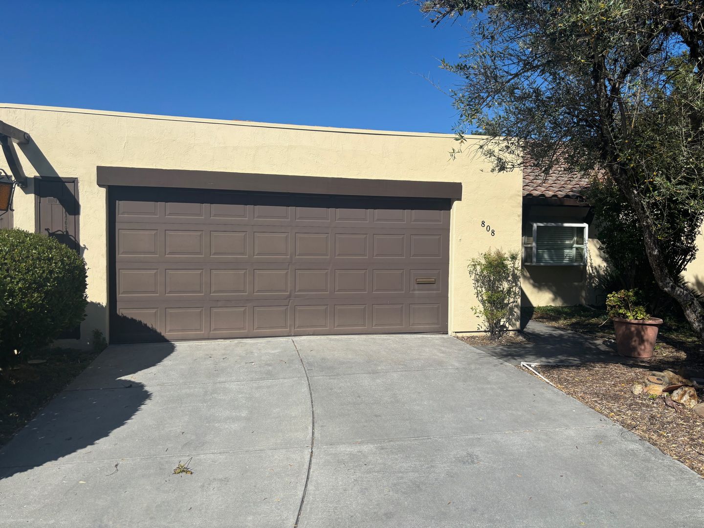Santa Rosa House: 808 Shady Oak Drive