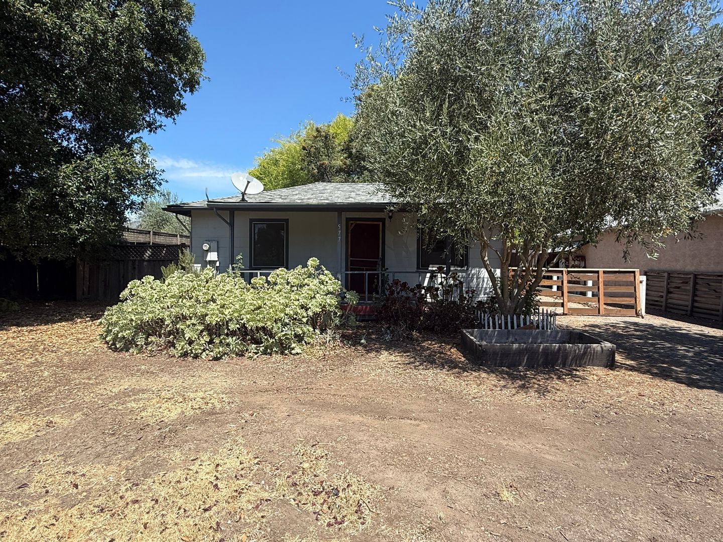 Sonoma House: 577 Curtin Lane