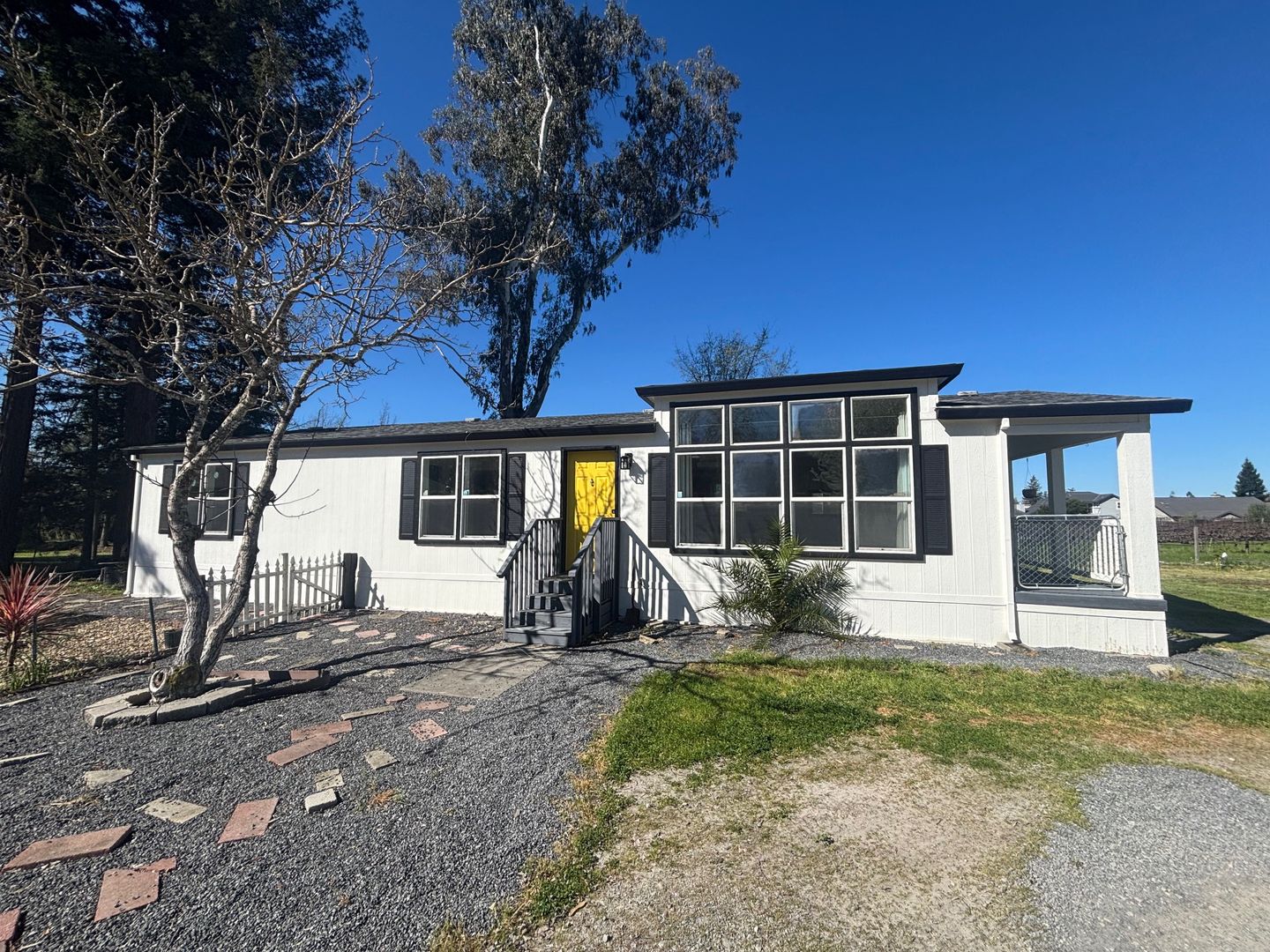 Santa Rosa House: 103 E Shilo Rd