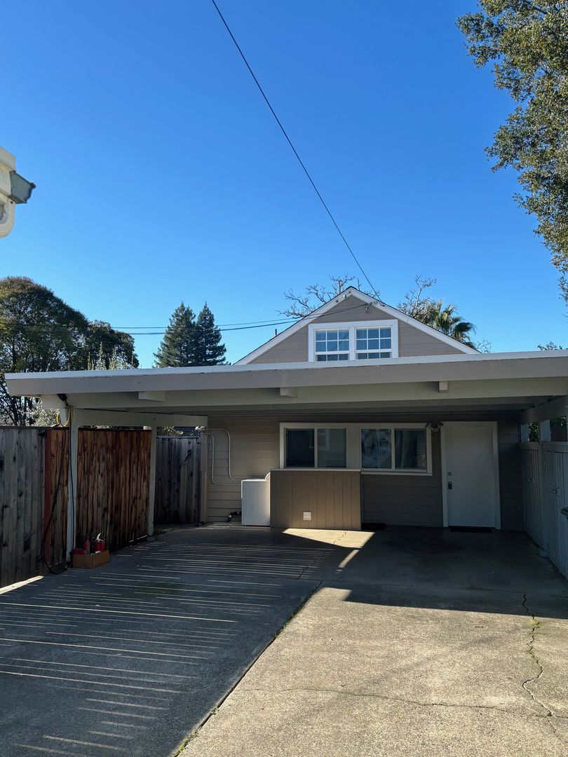 Santa Rosa House: 731 Brigham Avenue Apt #A