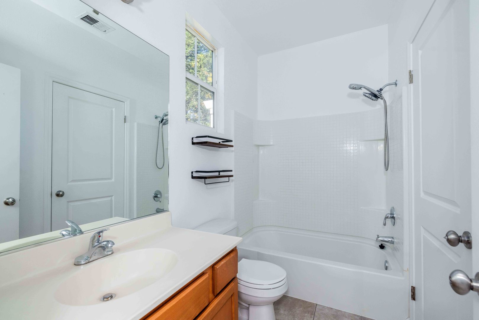 Santa Rosa House: 2641 Gobar Ln