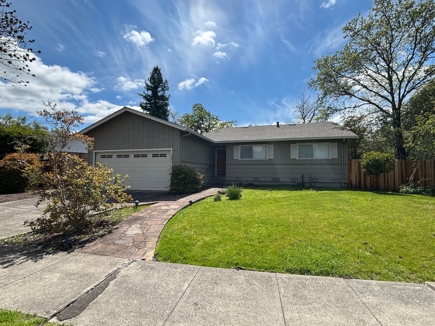 Santa Rosa House: 1886 Neotomas Ave