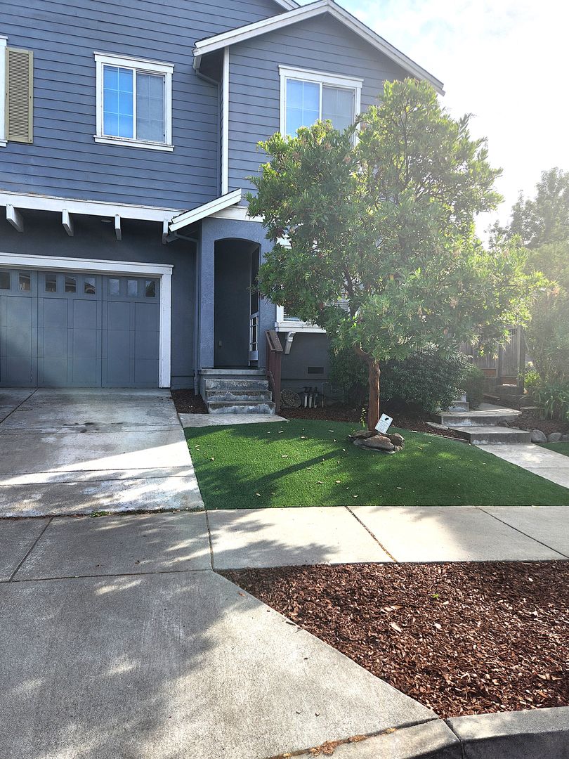 Santa Rosa Apartment: 1353 Gordon Lane
