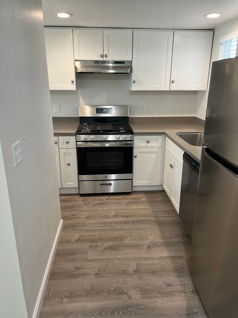 Santa Rosa Apartment: 2460 Tachevah Drive