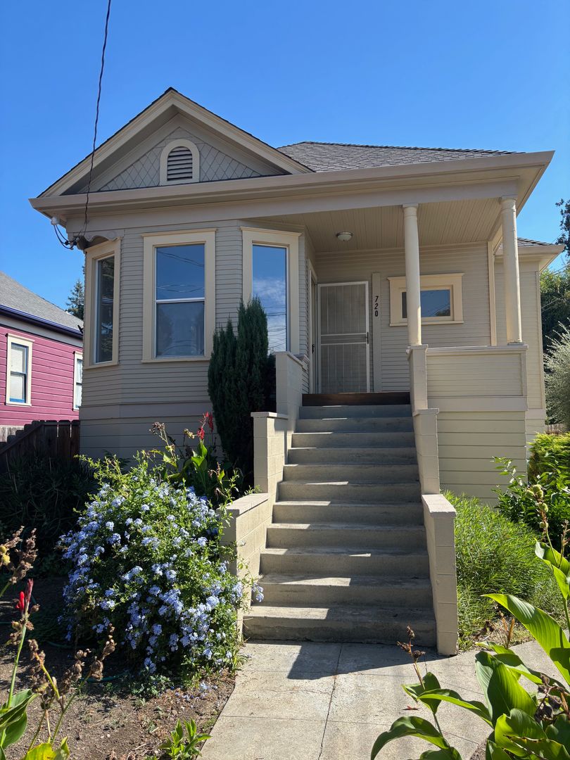 Santa Rosa Apartment: 720 Beaver Street