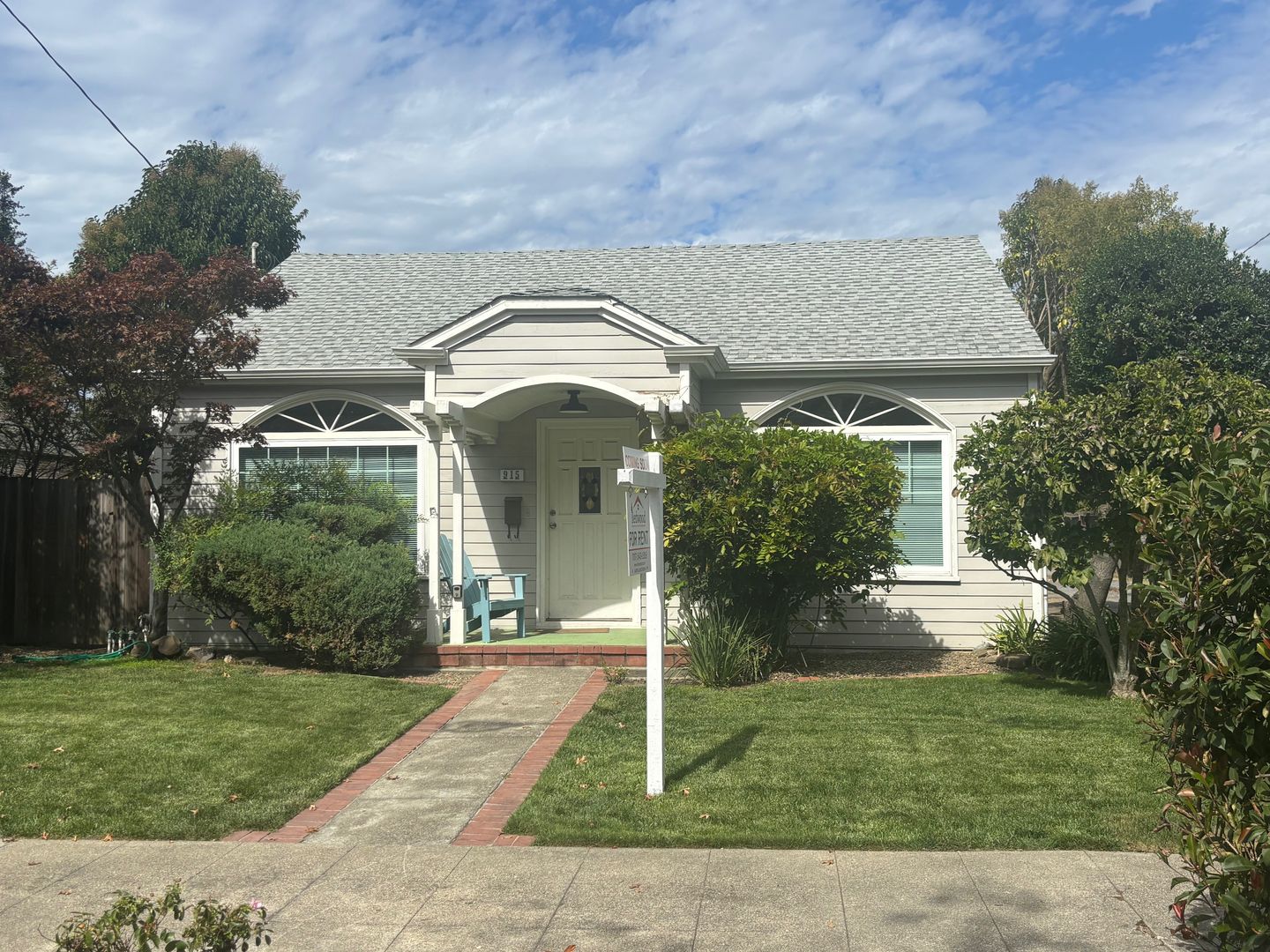 Santa Rosa House: 915 Howard Street