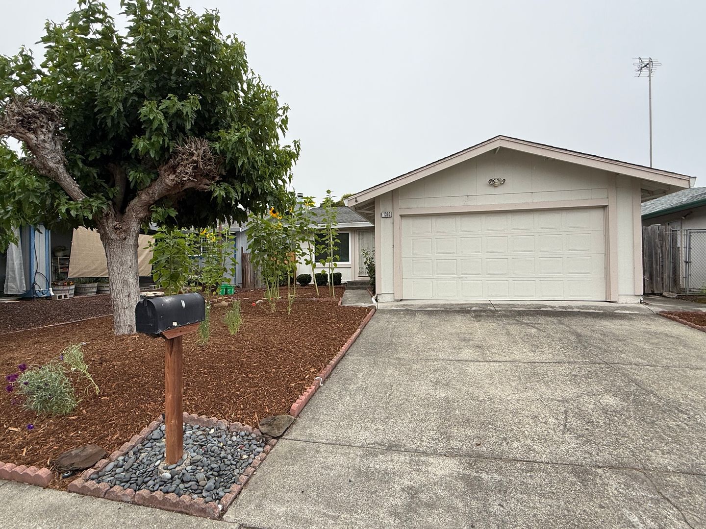 Rohnert Park House: 1363 Garmont Court
