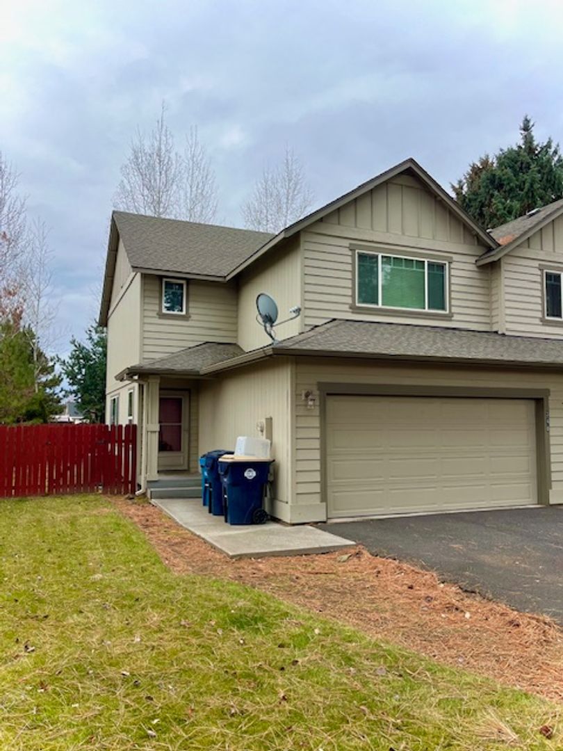 Sisters House: 340 N Maple