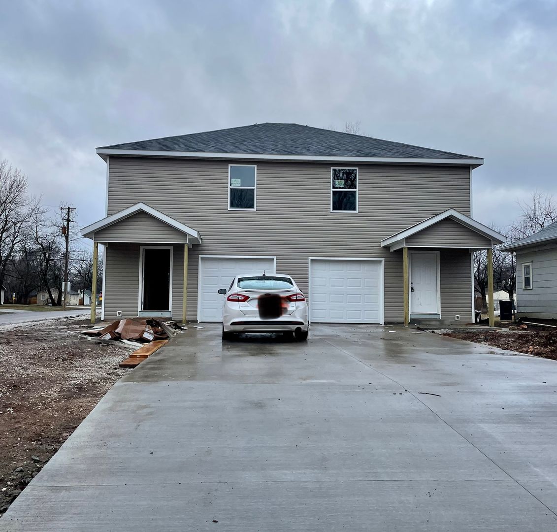 Springfield Apartment: 801 N Nettleton Ave