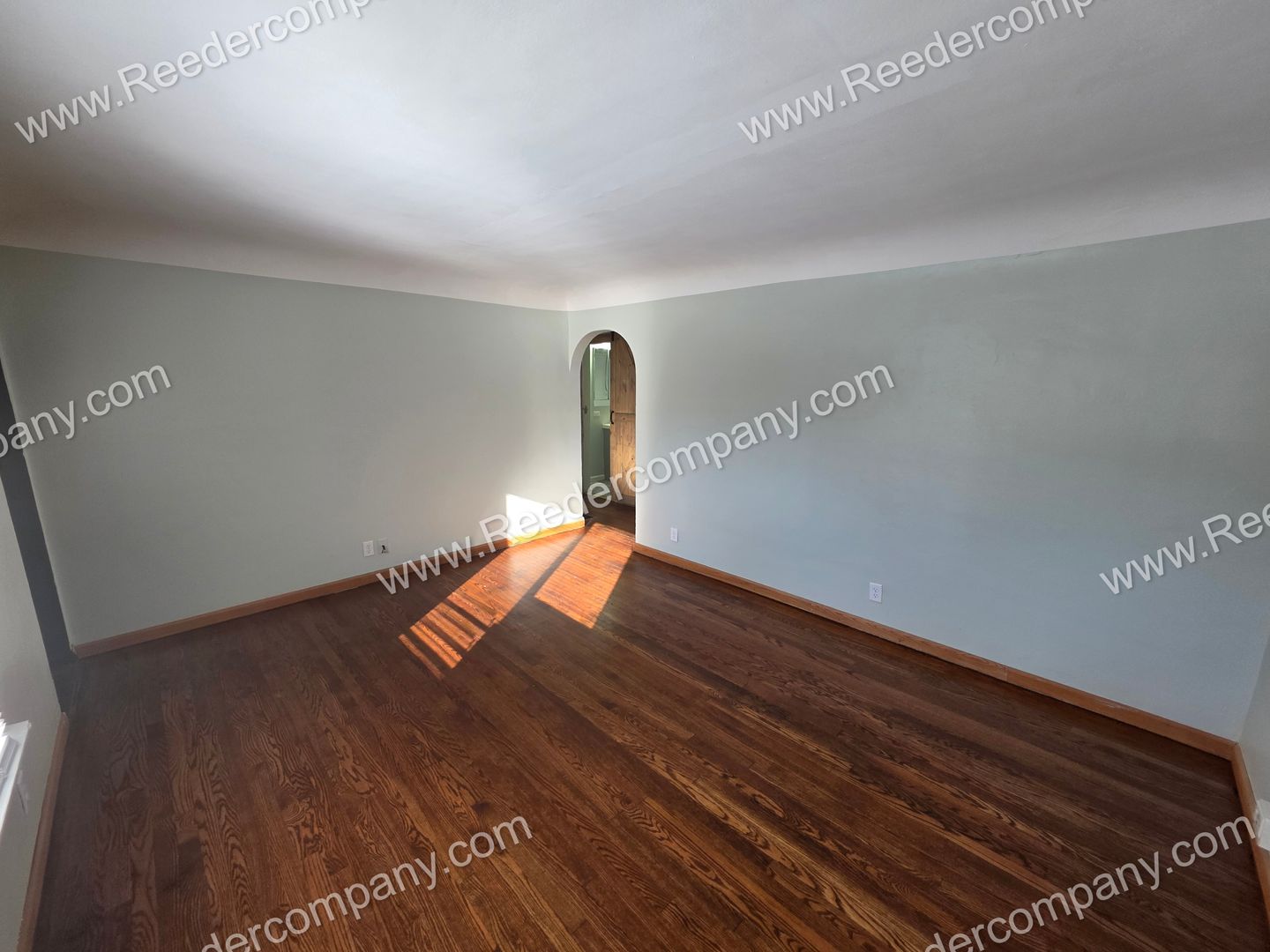 Hammond Apartment: 3317 173rd Street