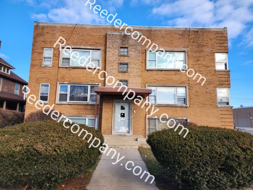 1 bedroom apartment minutes to South Shore for easy commute – photo 1