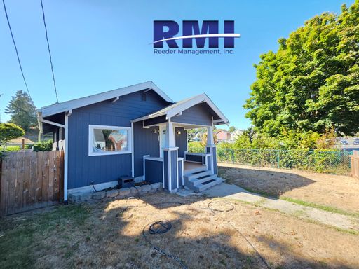 Updated 2 bedroom in the heart of Bremerton! – photo 1