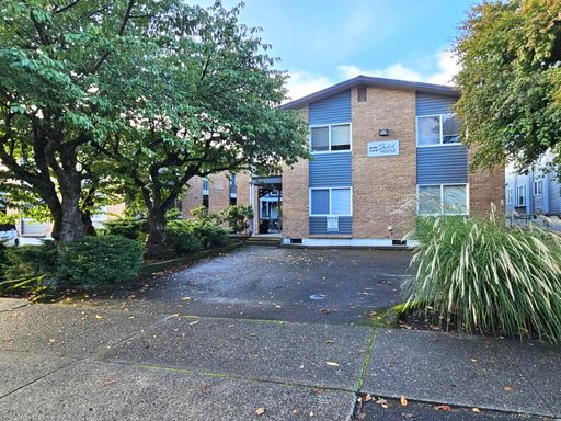2 Bedroom in Stadium District – photo 1