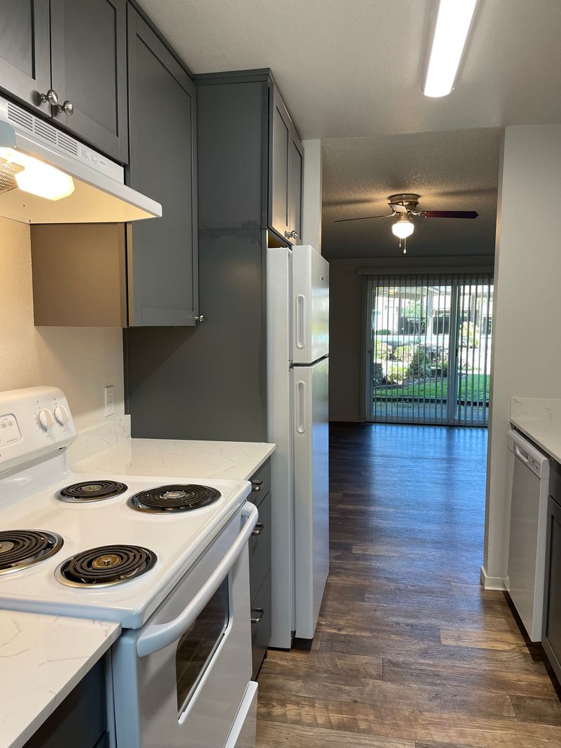 Tacoma Apartment: 2146 South Union Ave