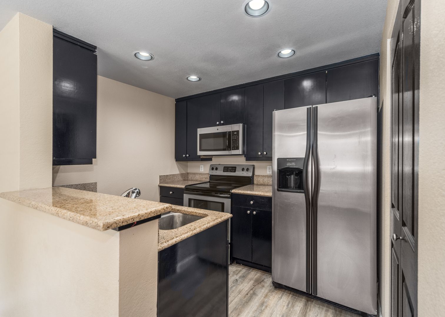 Gig Harbor Apartment: 2215 47th St NW