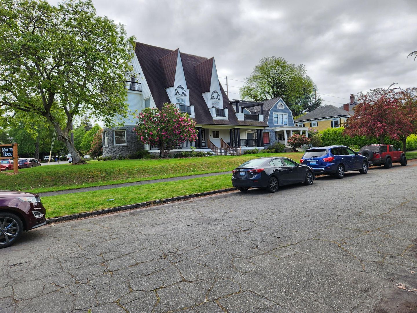 Tacoma Apartment: 402 N Sheridan Ave