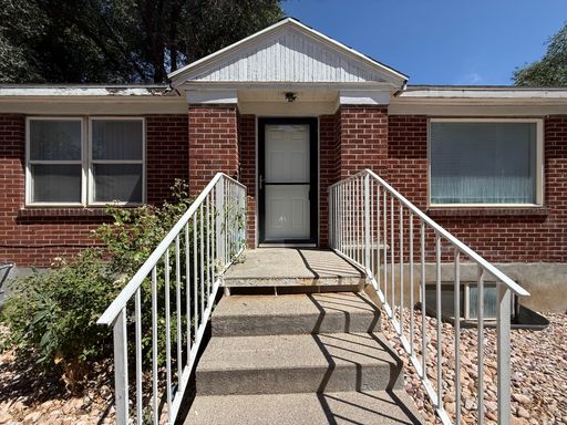 Special Offer! Spacious 2-bedroom, 1-bath apartment in Ogden – photo 1