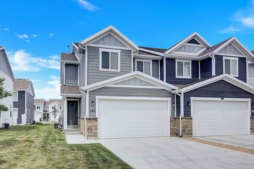 Special offer $1000 Off! Beautiful Home in Roy 3 beds 2.5 bathrooms – photo 1