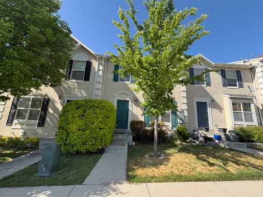 $1000 Off Move-In Special! Charming 3 bedroom, 3 bathroom home in Draper, UT
