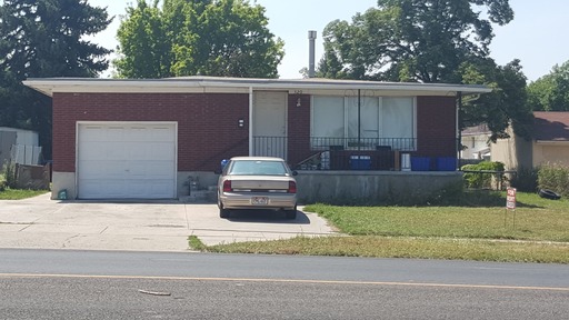 $500 Off Leasing Special! 3 Bed 1 Bath Upstairs Apartment Found In The Heart Of Logan
