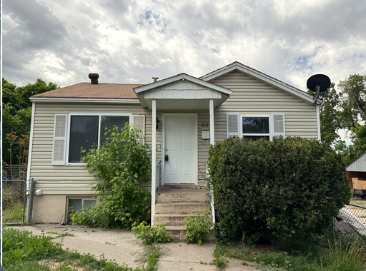 Ask for the Special! Quaint 2 bedroom 1 bathroom in Ogden – photo 1