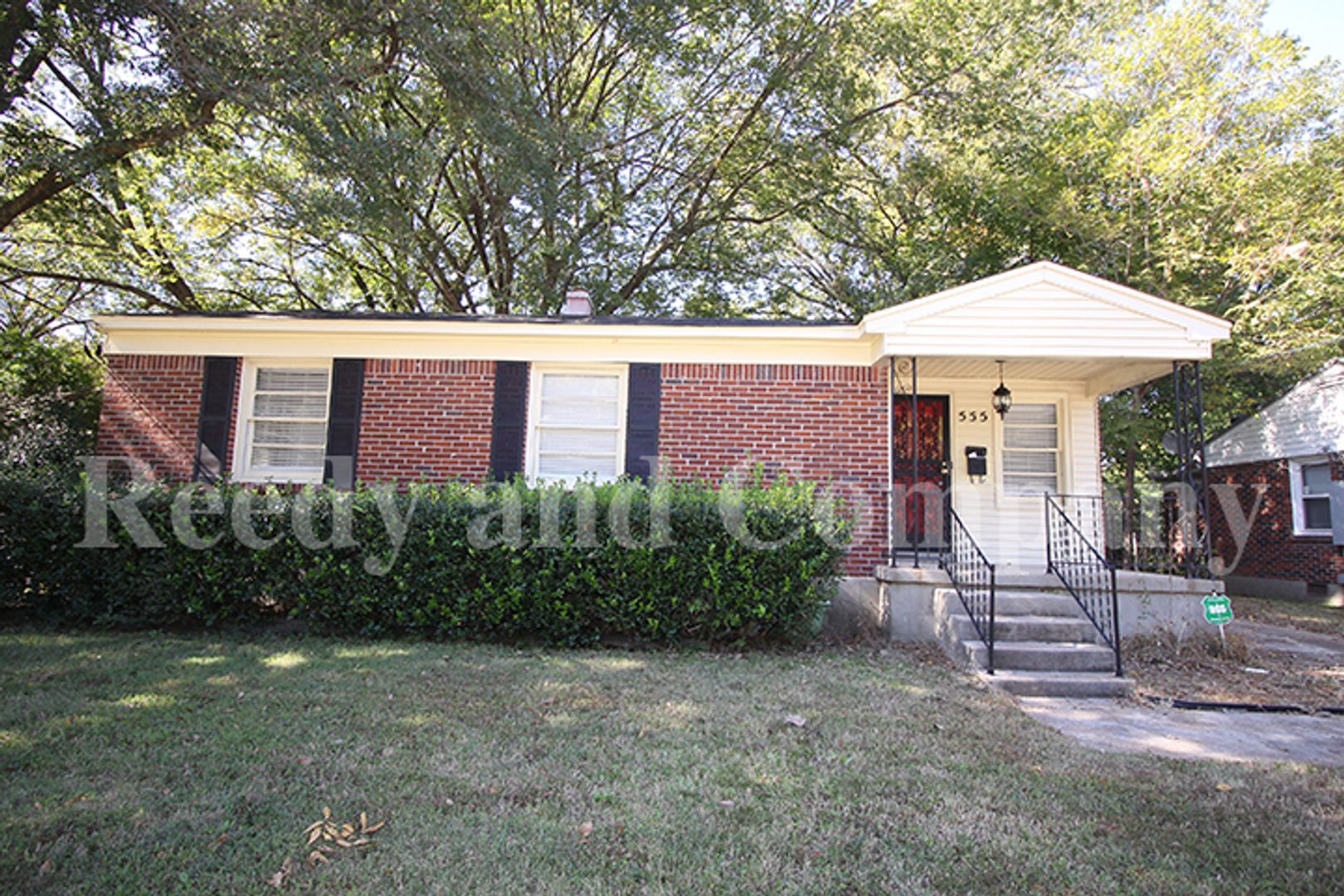 Memphis House: 555 Herzl St