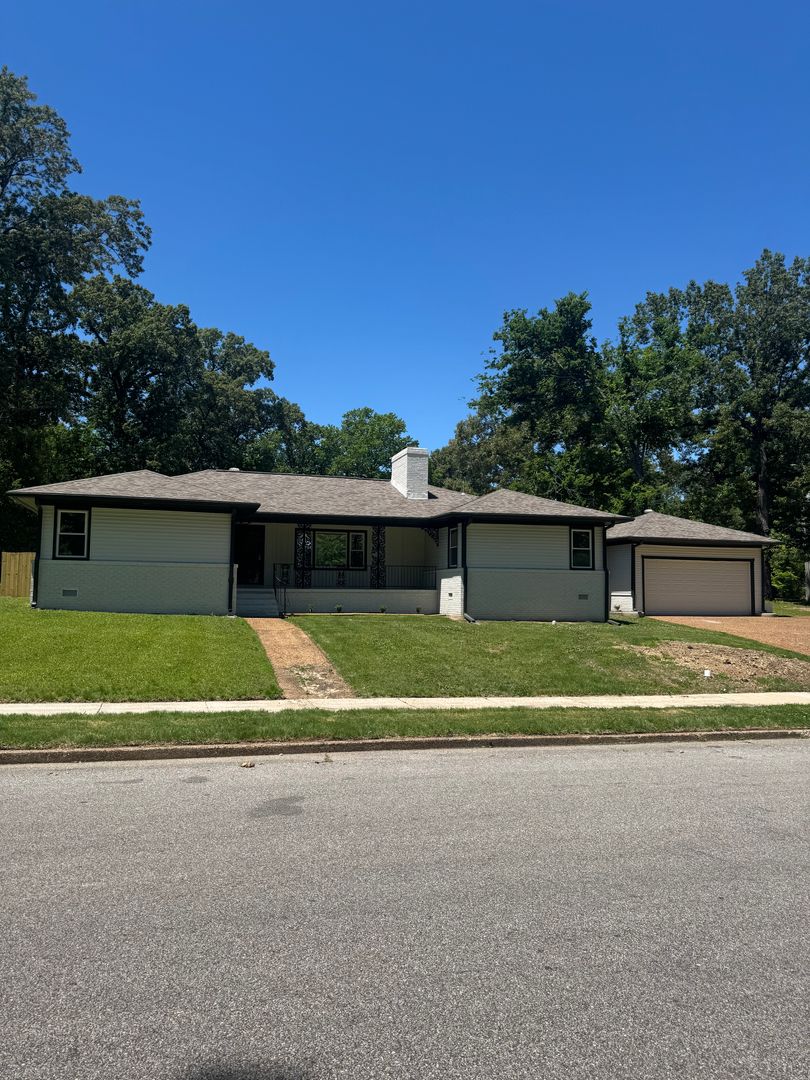 Memphis House: 1265 S Highland St