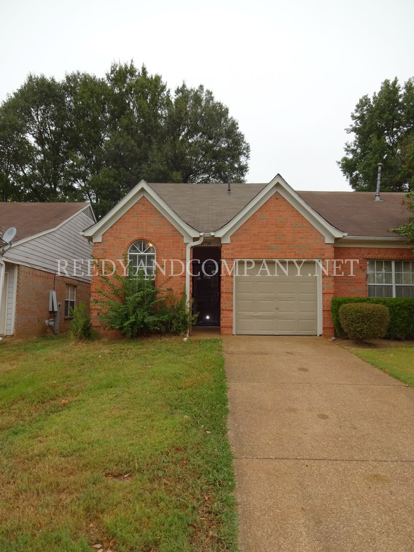 Memphis House: 6714 Whitten Pine Dr