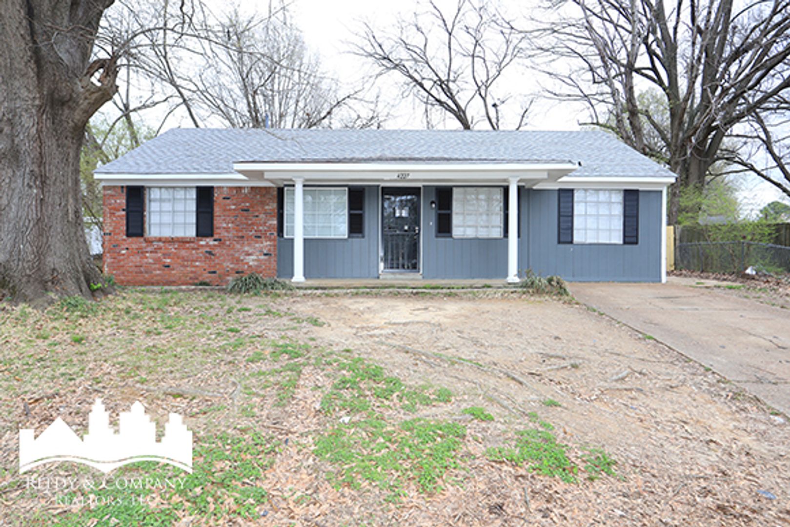 Memphis House: 4227 Kenosha Rd