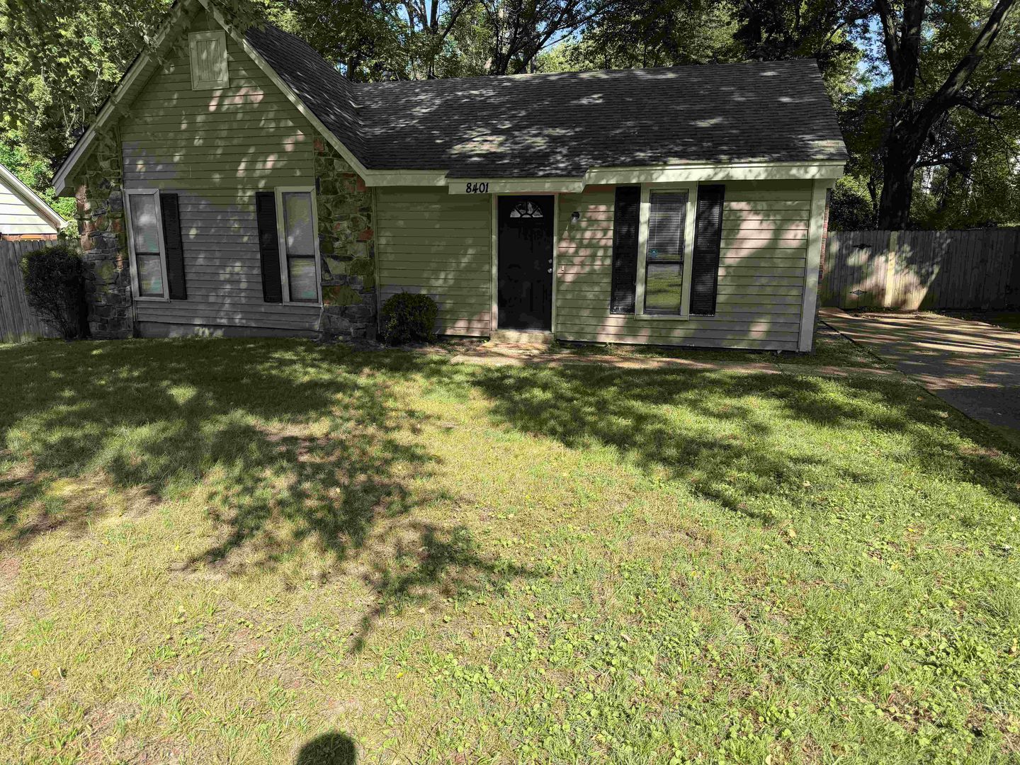 Southaven House: 8401 Old Forge Rd