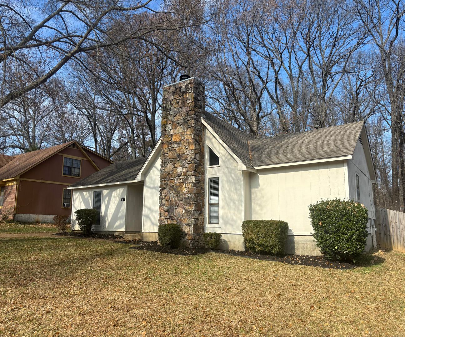 Memphis House: 5756 Crievewood Dr