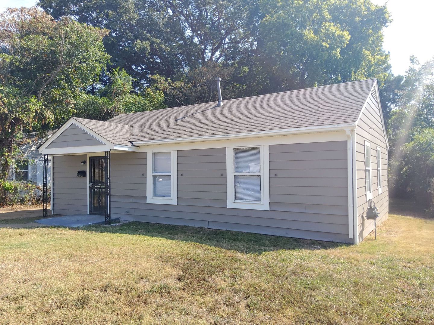 Memphis House: 3220 Alta Rd