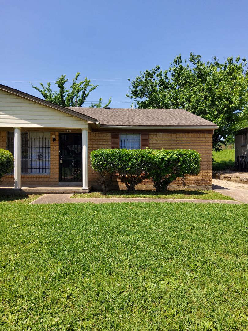 Memphis Multiplex: 3677 Hillbrook Rd