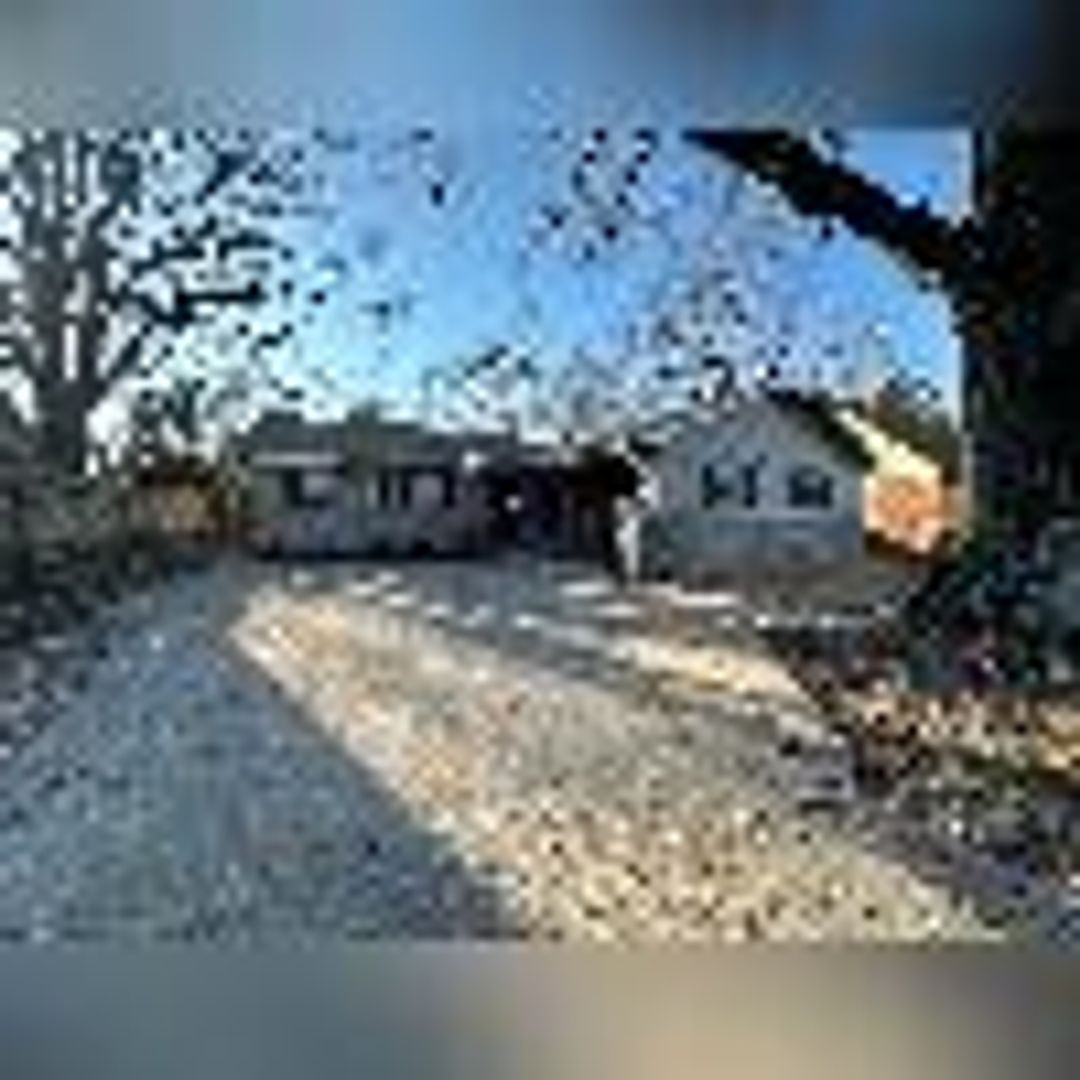 Memphis House: 3293 S Perkins Rd