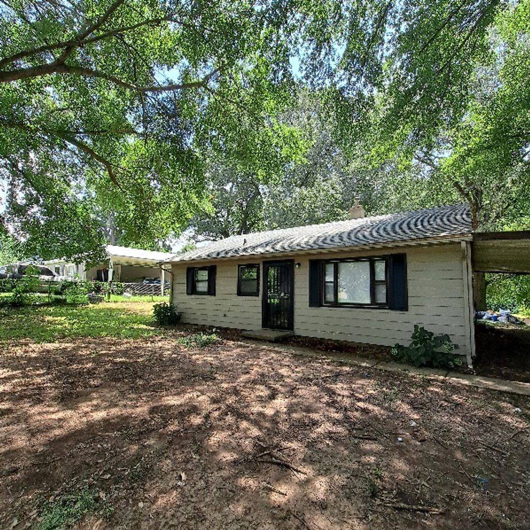 Memphis House: 837 Carrolton Rd