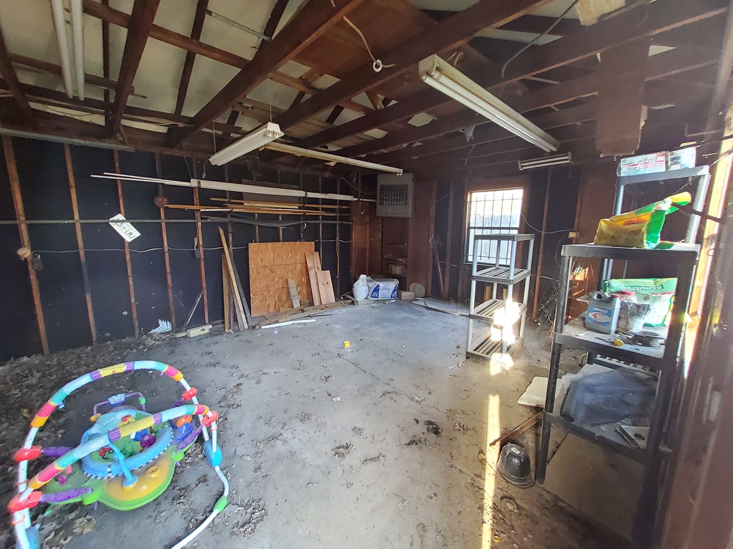 Bartlett House: 7219 Lawn Ln