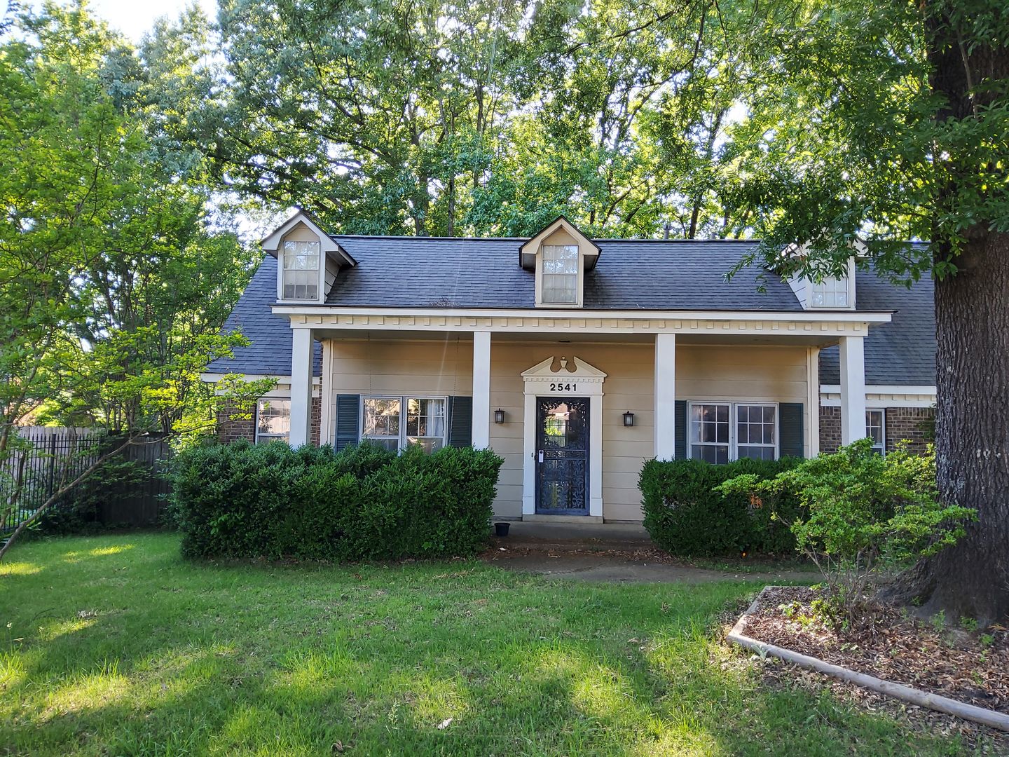 Bartlett House: 2541 Surrey Wood Dr