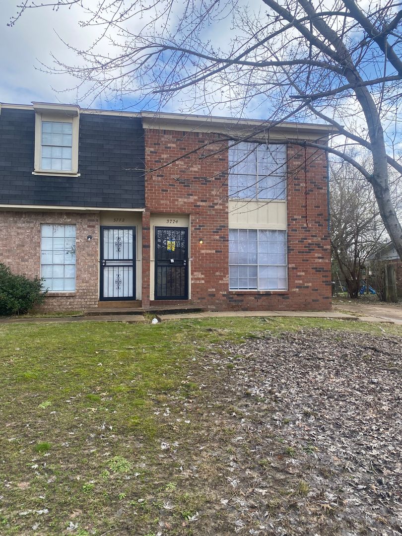 Memphis Multiplex: 3772 Hyacinth Dr