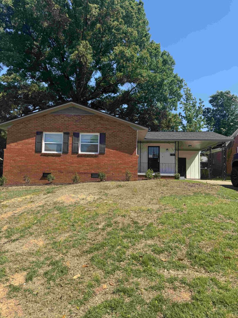 Memphis House: 815 Alida Ave