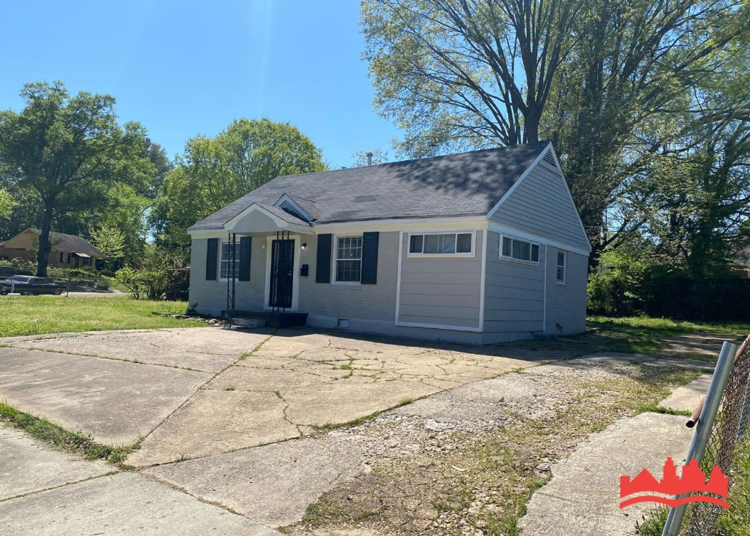 Memphis House: 2302 Alameda Ave