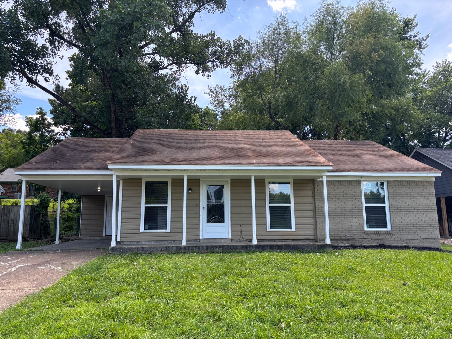 Memphis House: 2771 Northmeade Ave