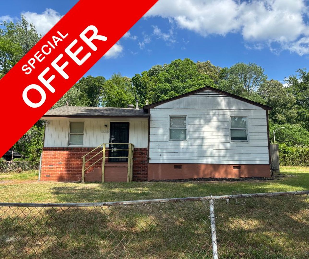 Memphis House: 4496 Range Line Rd