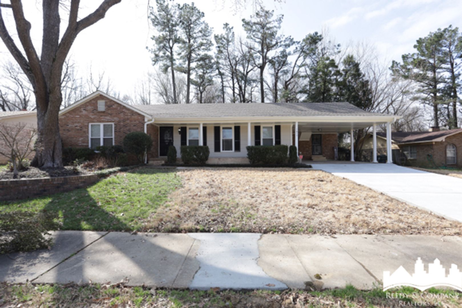 Memphis House: 5853 Fox Lair Ave