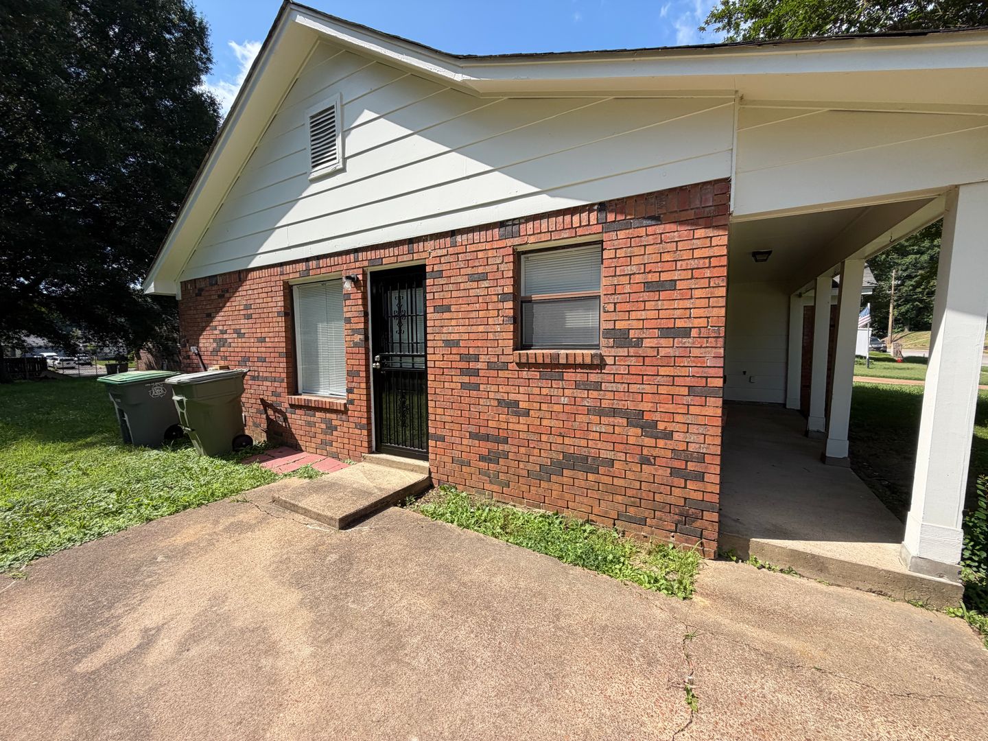 Memphis House: 5126 Brushwood Dr