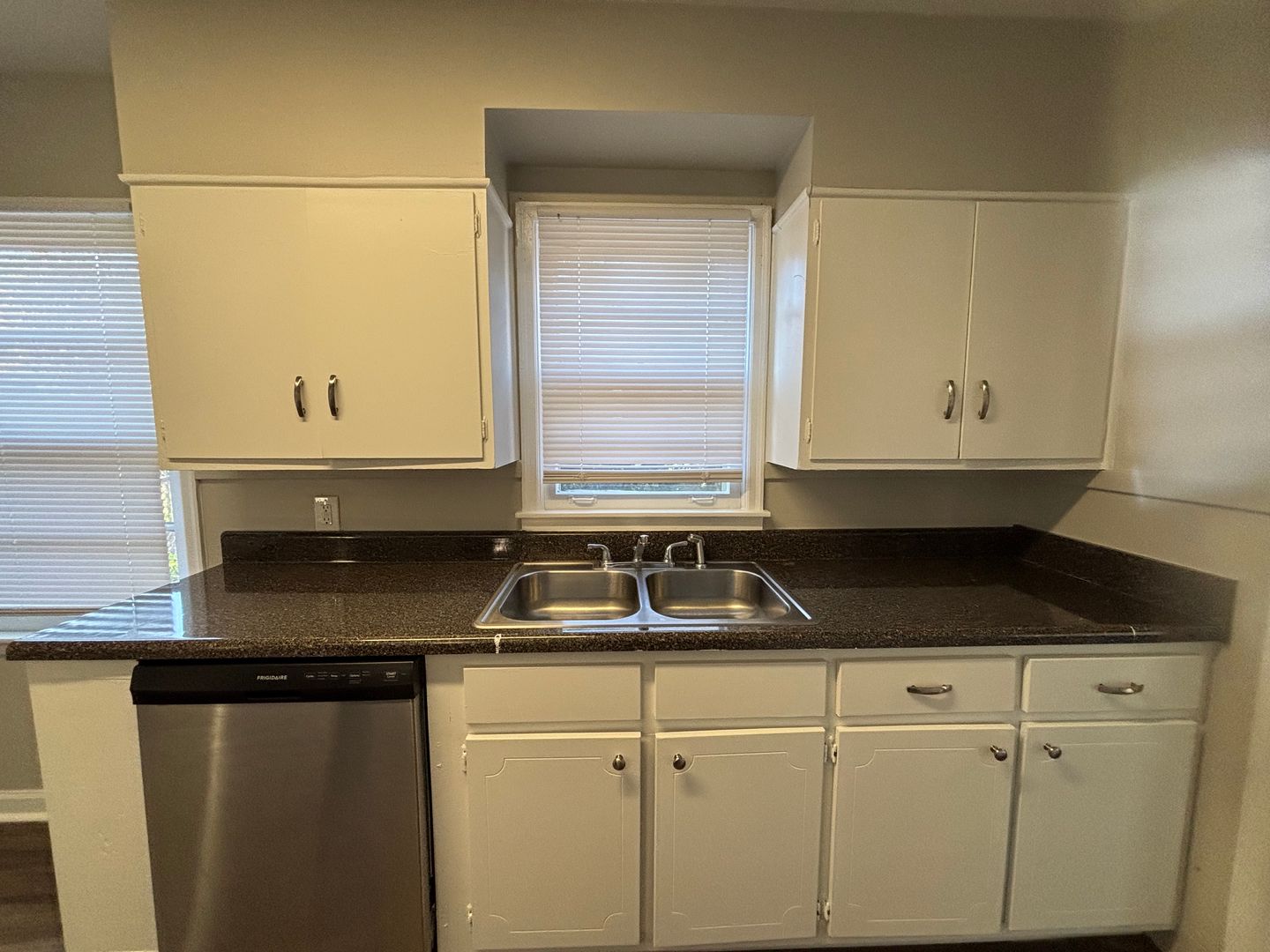 Memphis House: 4699 Given Ave