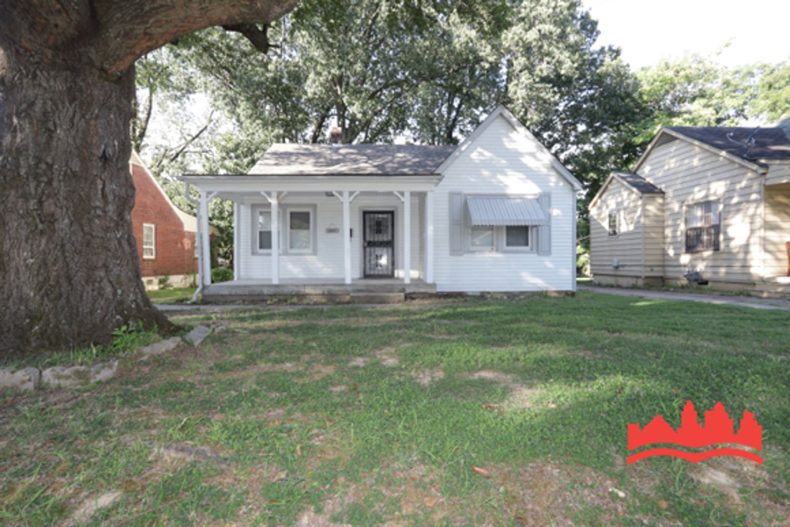 Memphis House: 2415 Arlington Ave