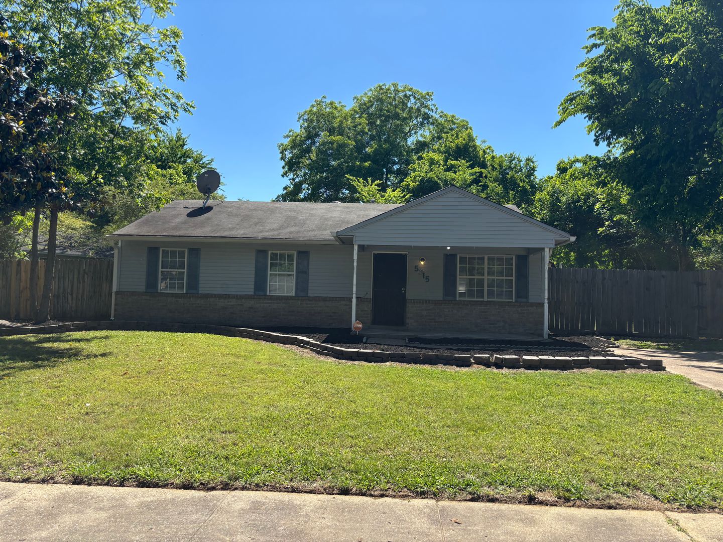 Memphis House: 5015 French Bend Ln